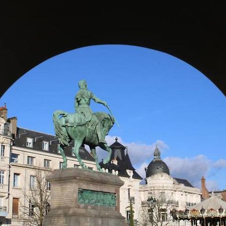 Le Scandinave, Proche Bord De Loire Orléans Exteriör bild