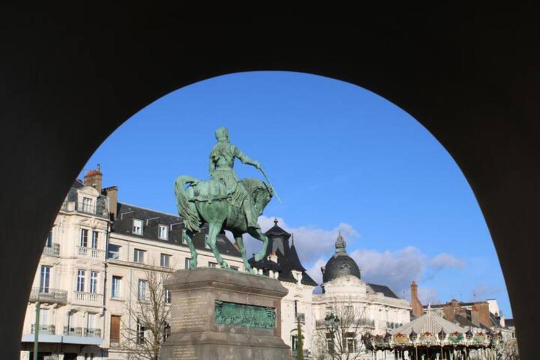 Le Scandinave, Proche Bord De Loire Orléans Exteriör bild